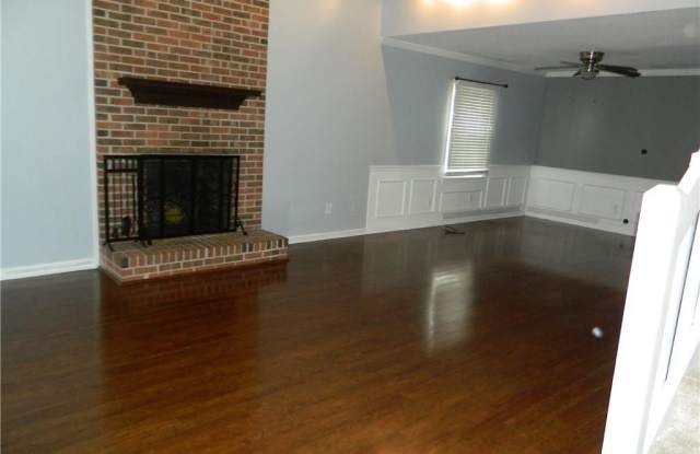 1820 Sydenham Trail Gallery 3