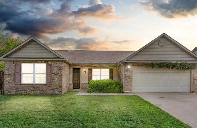 Glenpool 4 Bed 2 Bath with Open and Split Floorplan! photos photos