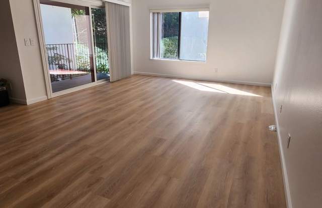Hillcrest 2 bedroom 2 bath, just totally remodeled, 3 parking (incl garage) Gallery 1