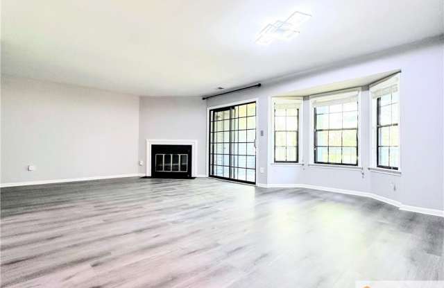 1211 Woodhaven Drive Gallery 3