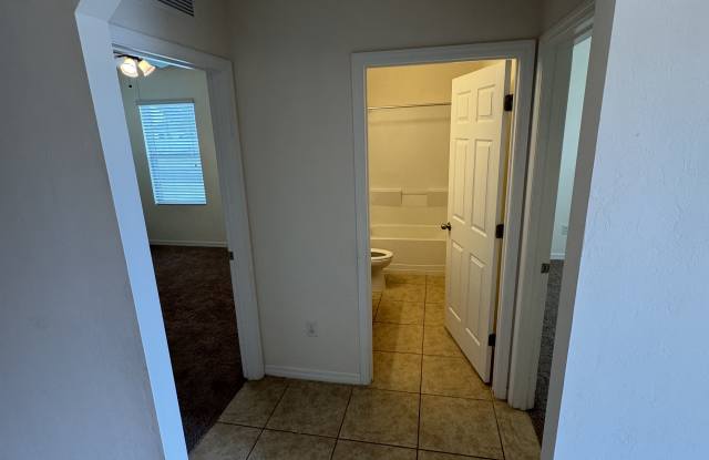 25501 Gorham Ln Gallery 4