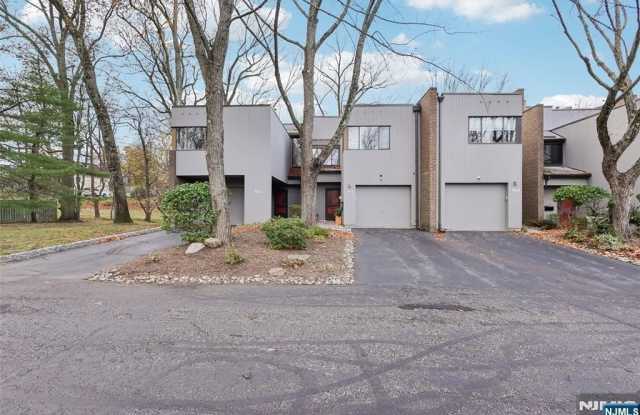161 Pond Drive 13E photos photos