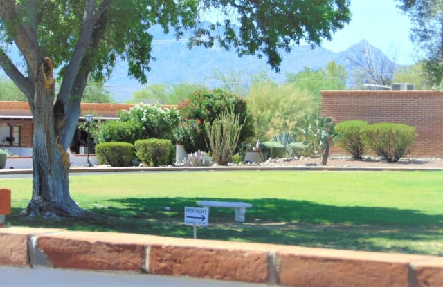 466 S Paseo Madera - 466 Paseo Madera, Green Valley, AZ 85614