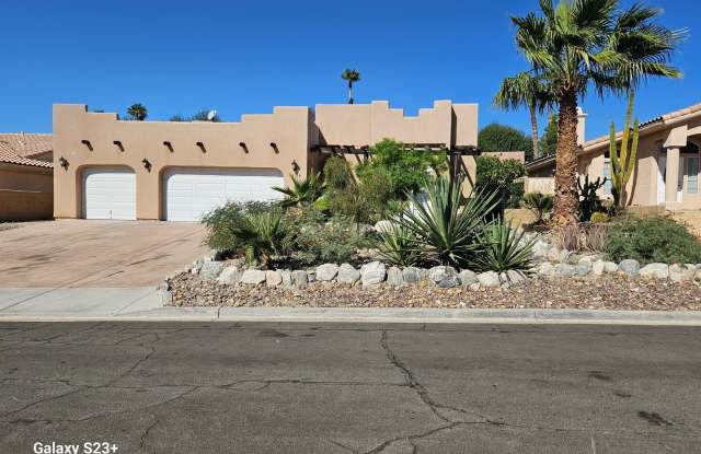 LARGE 3BED/2 BATH IN A COUNTRY CLUB SETTTING photos photos