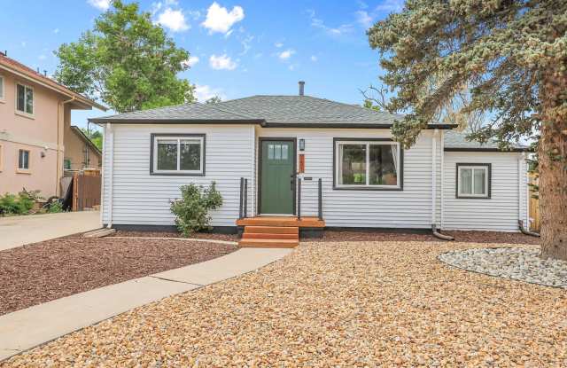 Modern and cozy 3 bedroom, 2 bath home photos photos