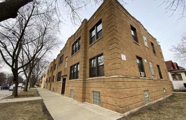 2607 N Kostner Ave photos photos