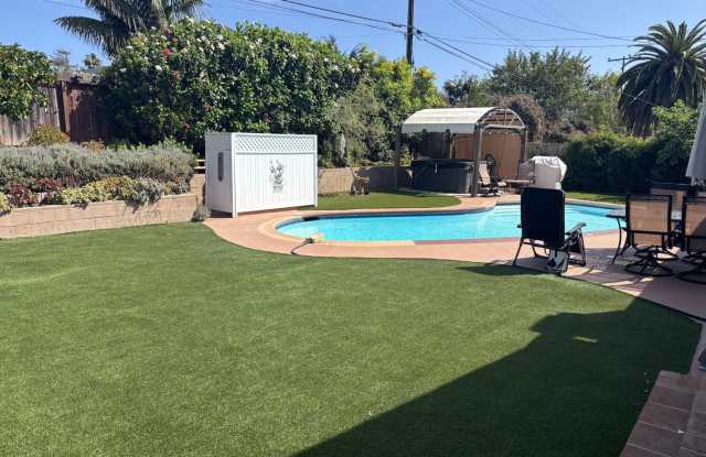 3 Bed, 2 Bath Home With Pool Gallery 4