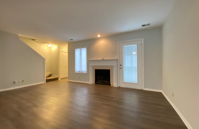 4320 Belleview Avenue - 109 - 4320 Belleview Ave, Kansas City, MO 64111