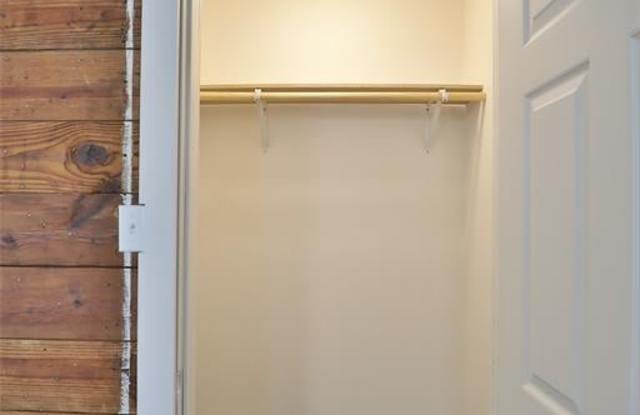 1334 Peach Street Gallery 4