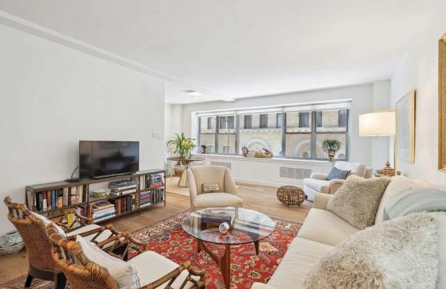 220 W Rittenhouse Sq photos photos