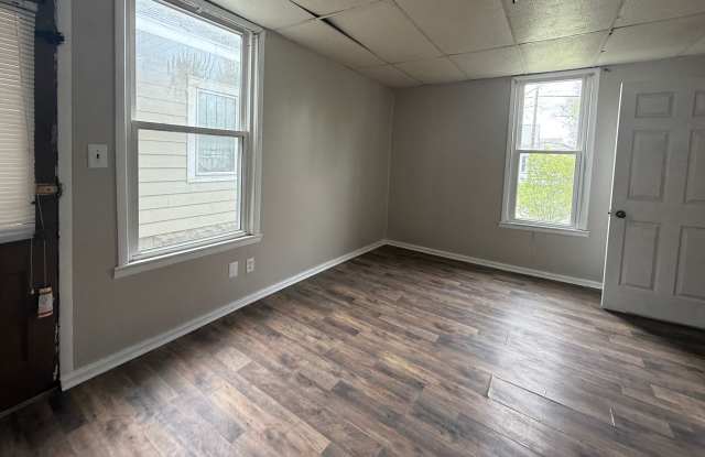 2 Bedroom with a Bonus Room Close to Union Hospital - Qualifying Applicants Get $500 Off 2nd Month's Rent!! Gallery 4
