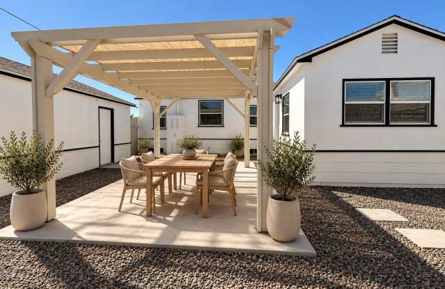 Fully Fenced & Remodeled 3 Bedroom House with Detached Double Car Garage! Washer & Dryer Hookups! Gallery 1