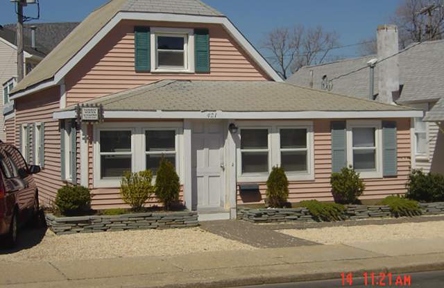 421 1st Avenue - 421 1st Avenue, Manasquan, NJ 08736