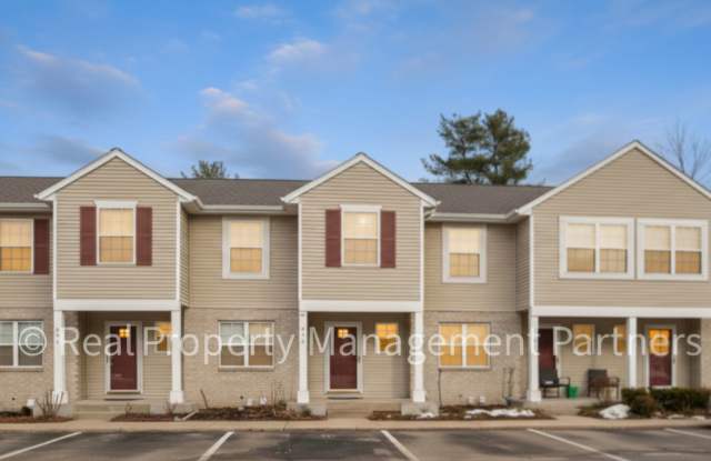 Forest Hills 3 Bed Townhome with Garage, Pond View and Some Utilities Included photos photos