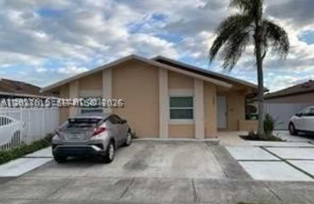 11882 SW 209th Ter photos photos