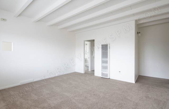 *OPEN HOUSE: 8/30 11:30AM-12:30PM* Studio in La Jolla Village with Onsite Laundry photos photos