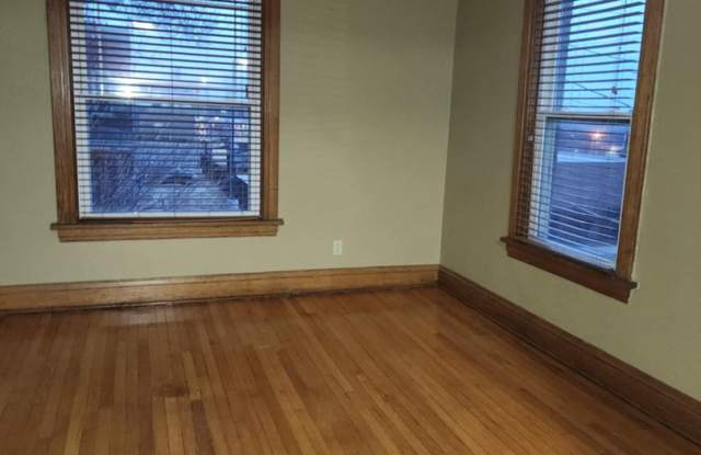 Three Bedroom Villa in Downtown Omaha! Gallery 3