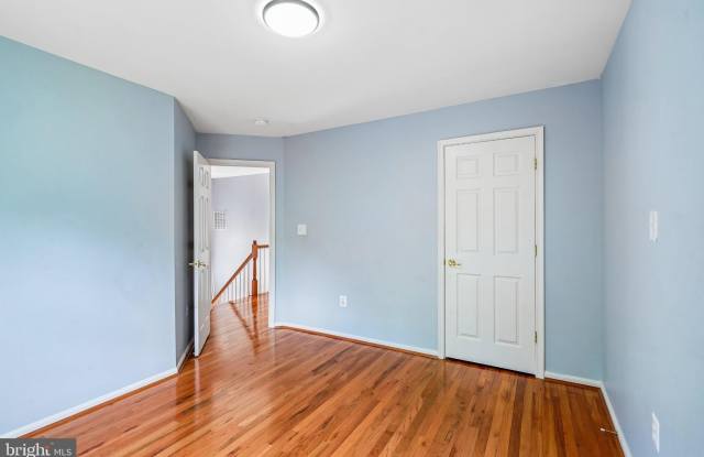 13137 THRIFT Lane Gallery 2