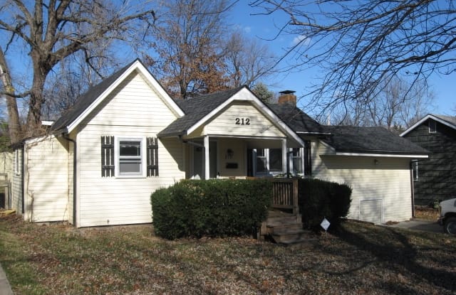 212 E 80th St - 212 East 80th Street, Kansas City, MO 64114