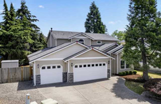 Spacious 4bd - 2.5ba Bonney Lake Home on Quiet Cul-de-Sac photos photos