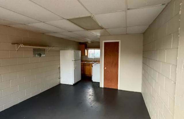 117 W Ferry St - 117 West Ferry Street, Salina, OK 74365