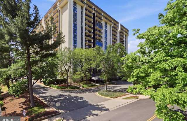 5300 HOLMES RUN PKWY #607 photos photos