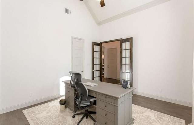 7459 Calla Lilly Lane Gallery 3