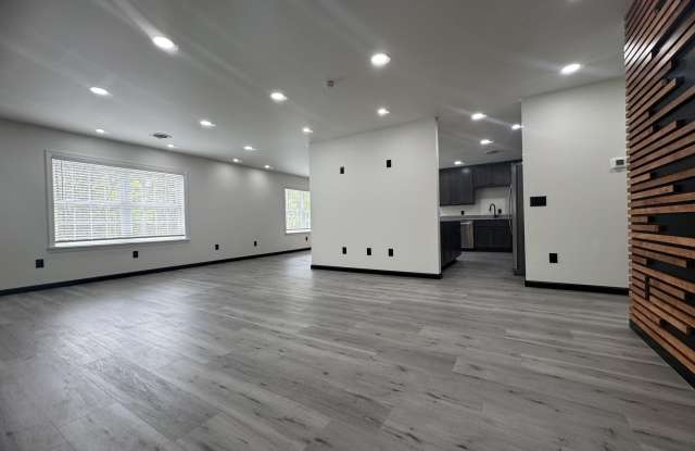 8495 Woodbury Pike Gallery 4