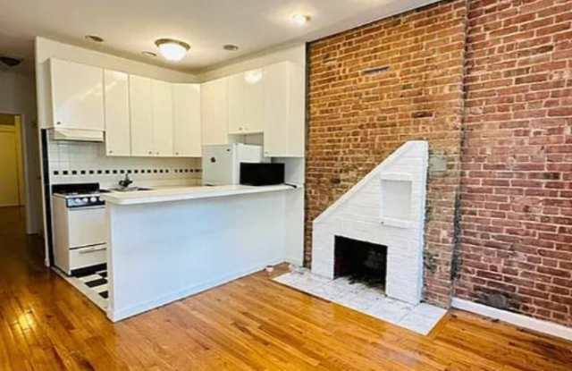 14 Jones Street Gallery 2