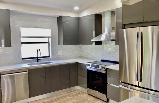 8895 Old Pine Road unit: 4 photos photos