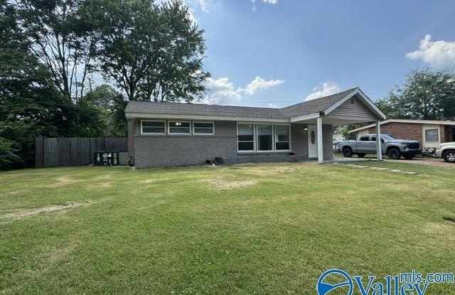 2810 Hillsboro Road SW Gallery 2