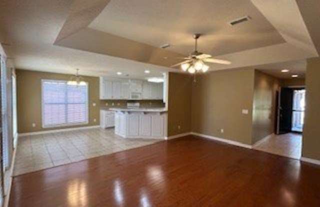 118 SW Lawrenceburg Ct Gallery 3