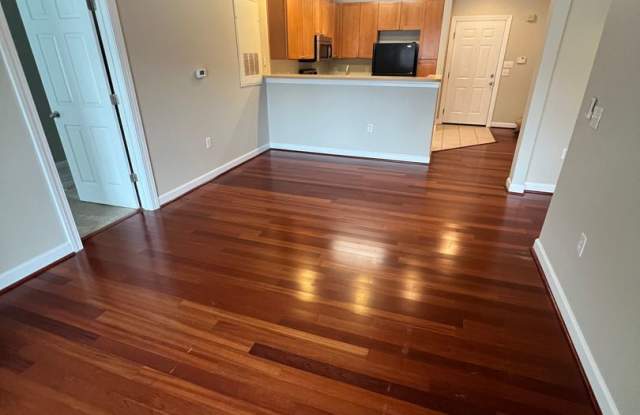 Bellingham Park 2 Bedroom Condo Gallery 3