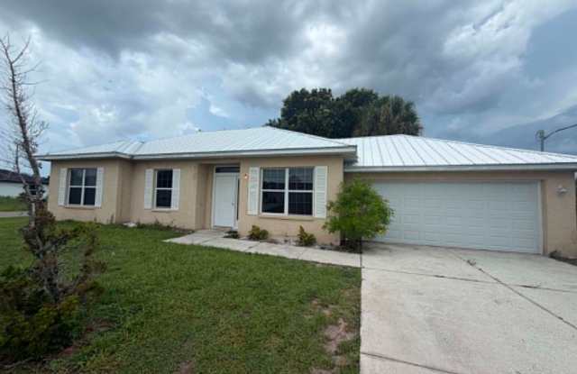 COMING SOON!!! Charming 3/2/2 car garage home in North Port photos photos