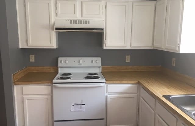 5409 Oakmont Ln - 5409 Oakmont Lane, Garland, TX 75043