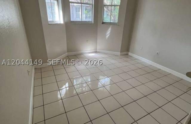 1661 SE 28th St photos photos