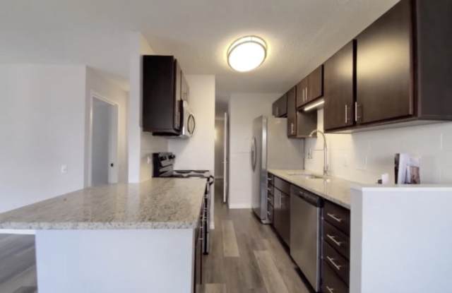 61 W Chestnut Gallery 3
