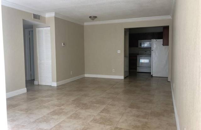 11034 ROYAL PALM Boulevard Gallery 4