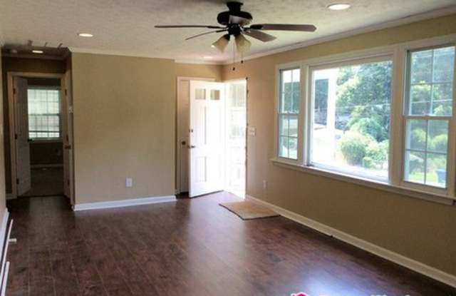 1392 Kenilworth Drive South West Gallery 4