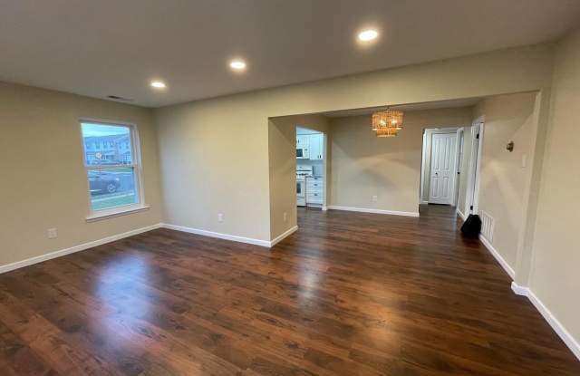6200 KEY Court Gallery 4