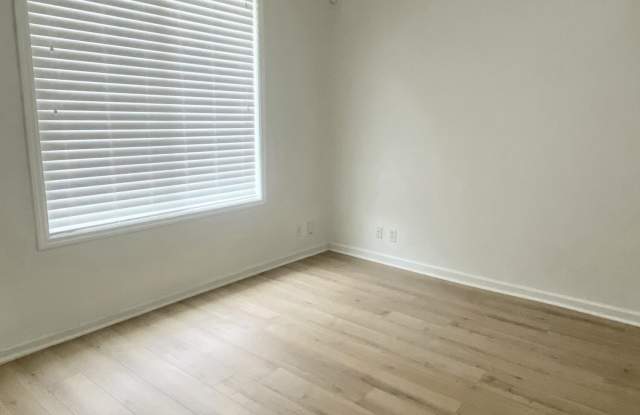 1759 DAVIDSON Street Gallery 3