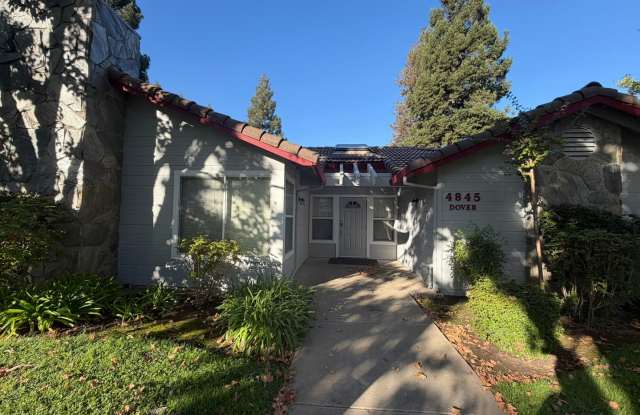 Gorgeous Two-story 3-Bed 2-Bath home located in Sacramento Gallery 1