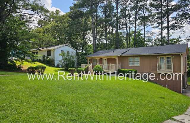 GREAT HOME / 3 BEDROOMS AND BONUS ROOM / GREAT LOCATION /  PRIVATE FENCED YARD photos photos