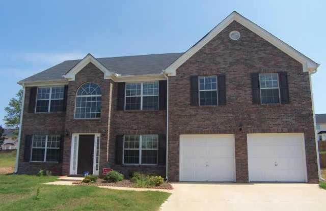 Prime location! 4 bed, 2.5 bath, LVP flooring, stainless appliances, ceiling fans, arched door ways, vaulted ceilings, must see! photos photos