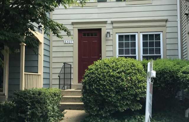 6307 CHIMNEY WOOD COURT - 6307 Chimney Wood Court, Rose Hill, VA 22306