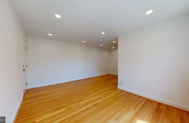 1210 N KENILWORTH Street Gallery 2