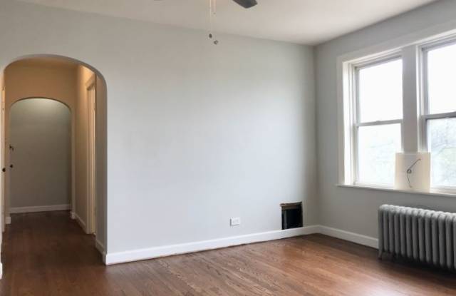 4716 W. Byron St. Unit 3 Gallery 4