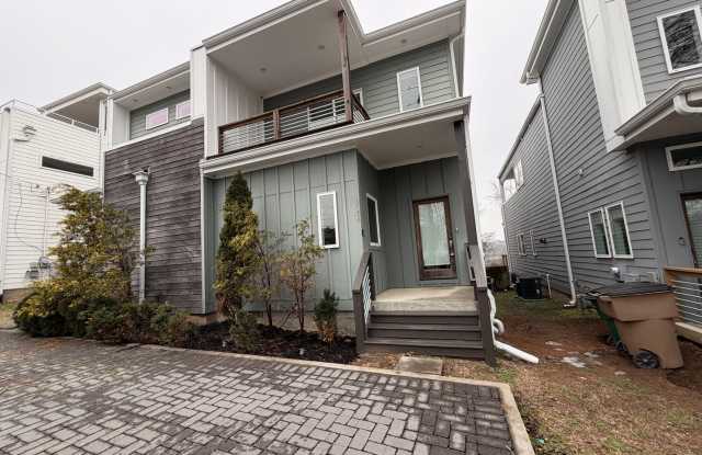 Beautiful Modern Home in Nashville Near the Fairgrounds photos photos