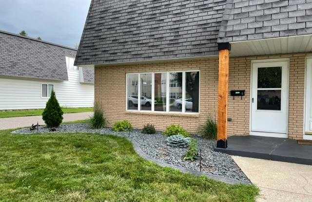 408 Holly Ln Gallery 2