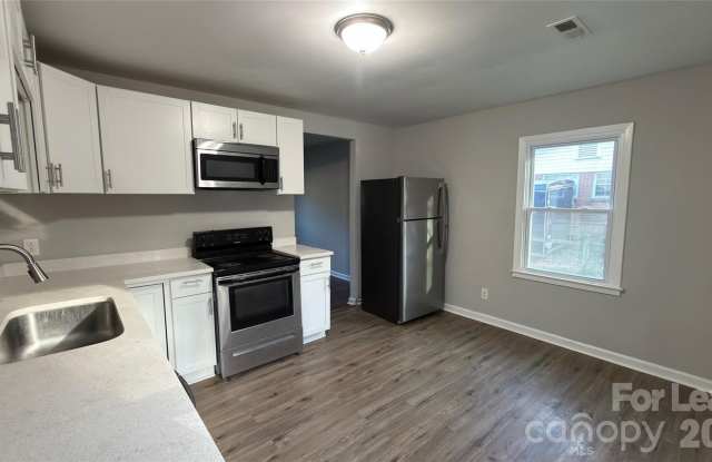 2900 Edsel Place Gallery 4